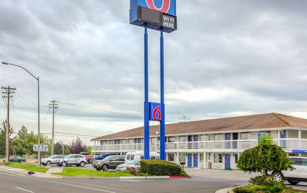 Motel 6-Medford, Or - North Exteriör bild